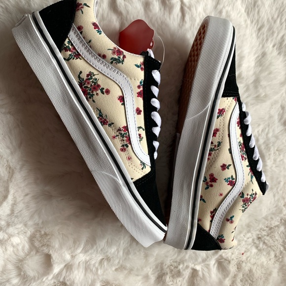 Vans Ditzy Floral White Old Skool Sneakers. Women size 6 & 6.5 & 7 - Picture 5 of 13